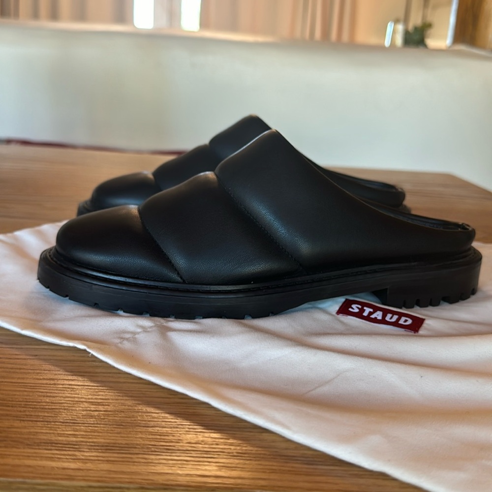 STAUD Leather Mule. Black. Size 38
